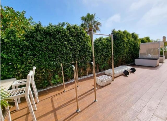 Chalet de 5 habitaciones en La Mata, Torrevieja en venta - 1.170.000 € (Ref: 9471227)