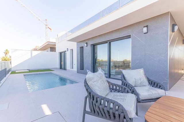 Chalet de 3 habitaciones en Aguas Nuevas, Torrevieja en venta con piscina garaje - 595.000 € (Ref: 9471229)