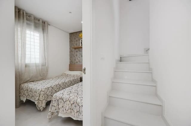 Adosado de 3 habitaciones en Torrevieja en venta con piscina - 349.990 € (Ref: 9471232)