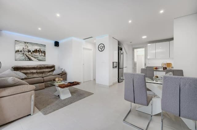 Adosado de 3 habitaciones en Torrevieja en venta con piscina - 349.990 € (Ref: 9471232)