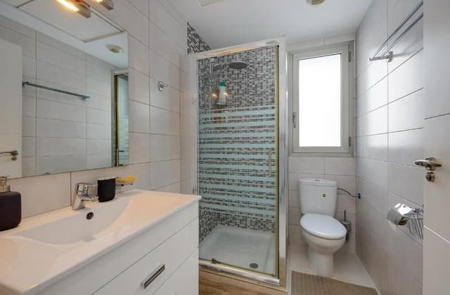 Adosado de 3 habitaciones en Torrevieja en venta con piscina - 349.990 € (Ref: 9471232)