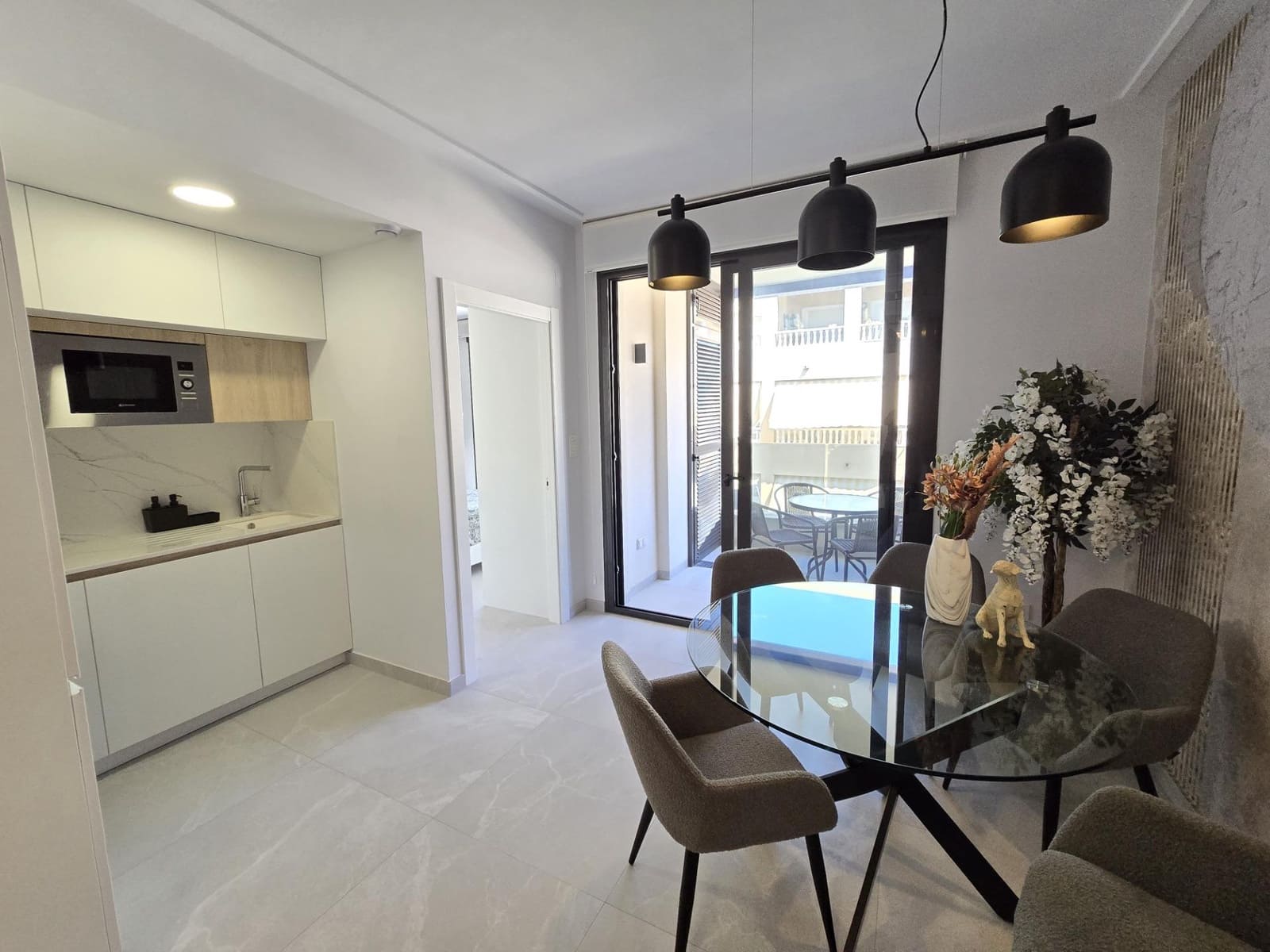 2 quarto Apartamento para venda em Torrevieja com piscina - 260 000 € (Ref: 9479201)