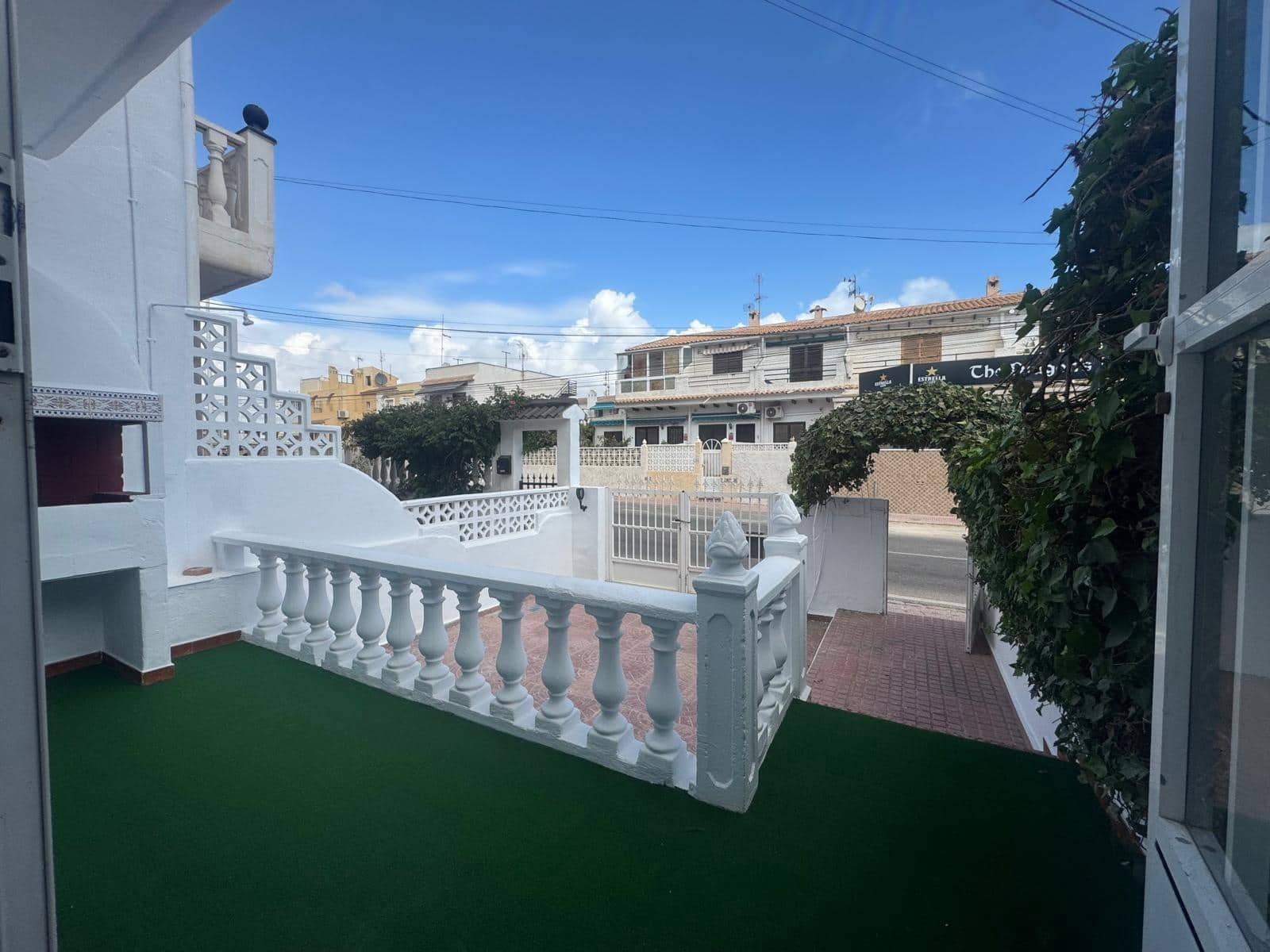 Adosado de 3 habitaciones en Torrevieja en venta - 219.500 € (Ref: 9483921)