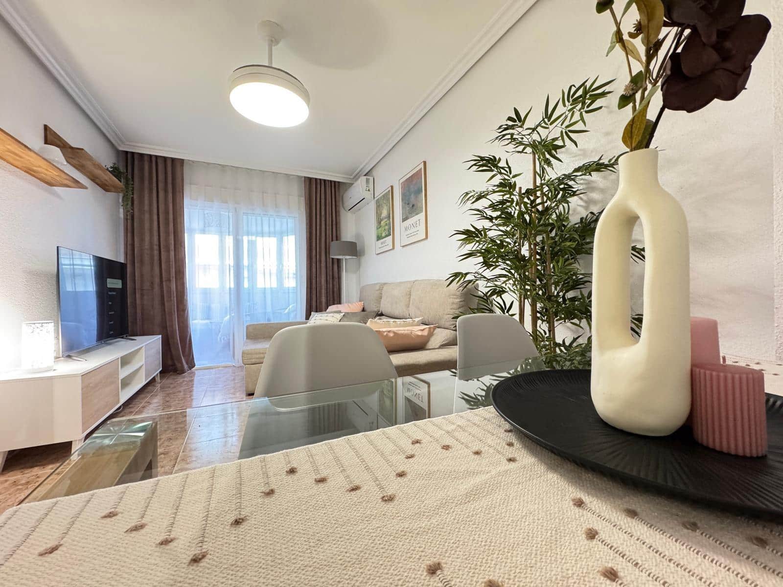 Ático de 2 habitaciones en Torrevieja en venta - 169.900 € (Ref: 9483923)