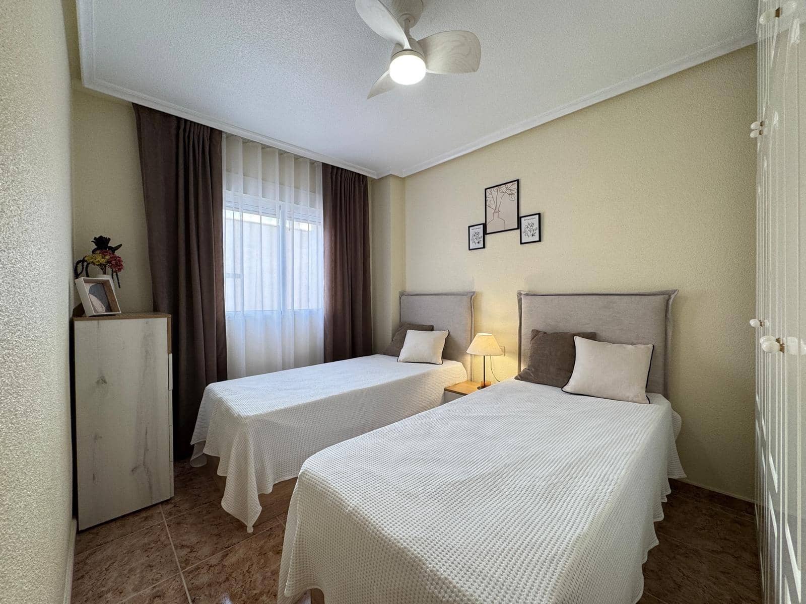 Ático de 2 habitaciones en Torrevieja en venta - 169.900 € (Ref: 9483923)