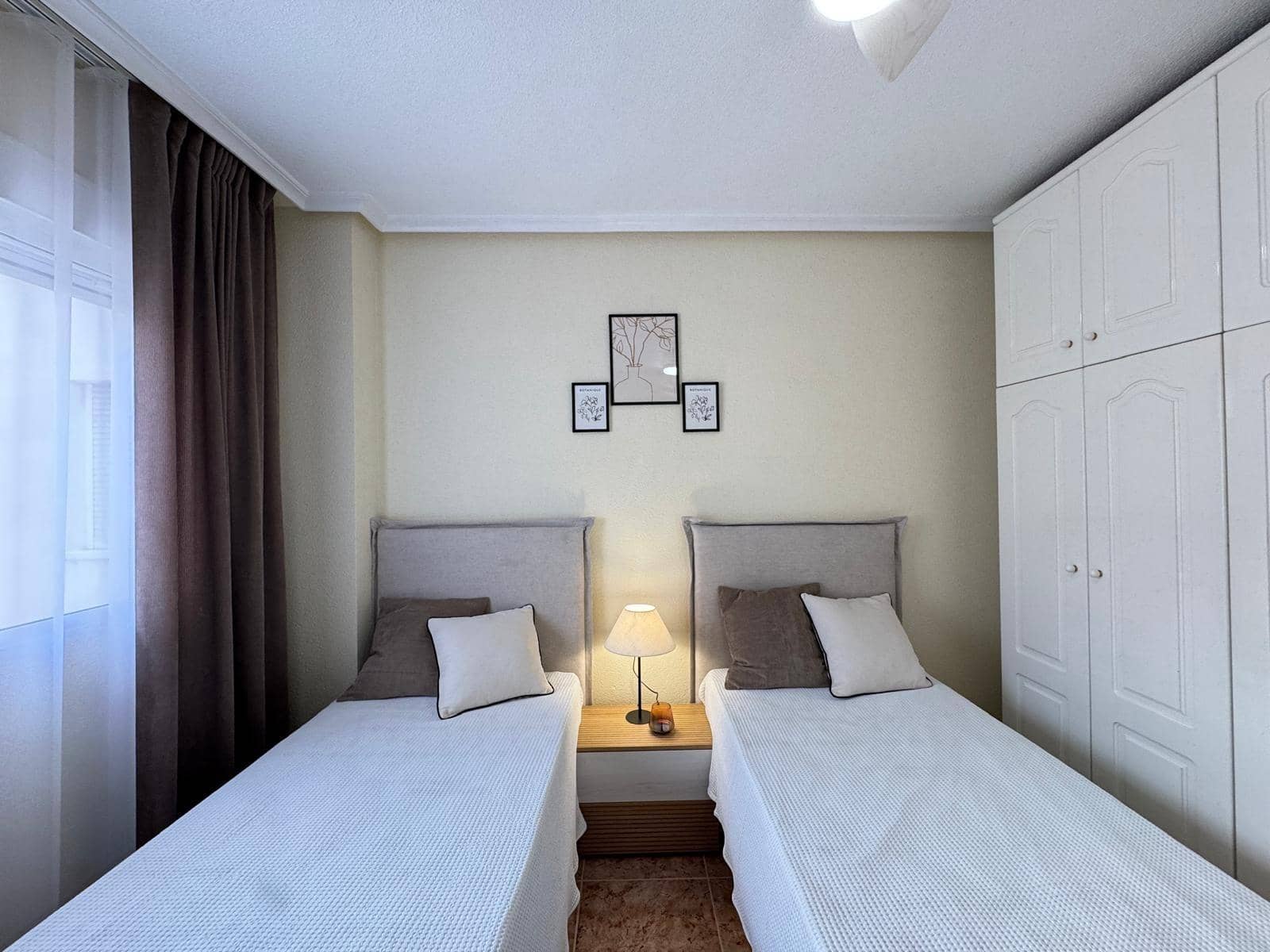 Ático de 2 habitaciones en Torrevieja en venta - 169.900 € (Ref: 9483923)