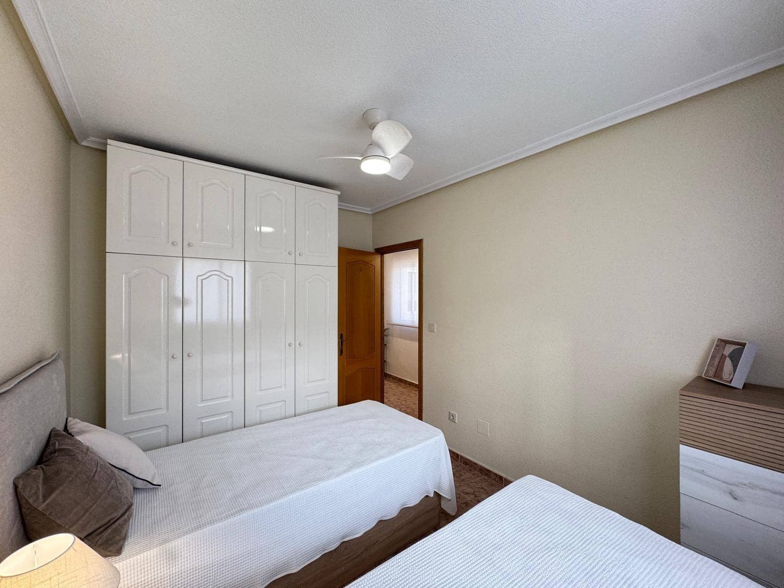 Ático de 2 habitaciones en Torrevieja en venta - 169.900 € (Ref: 9483923)