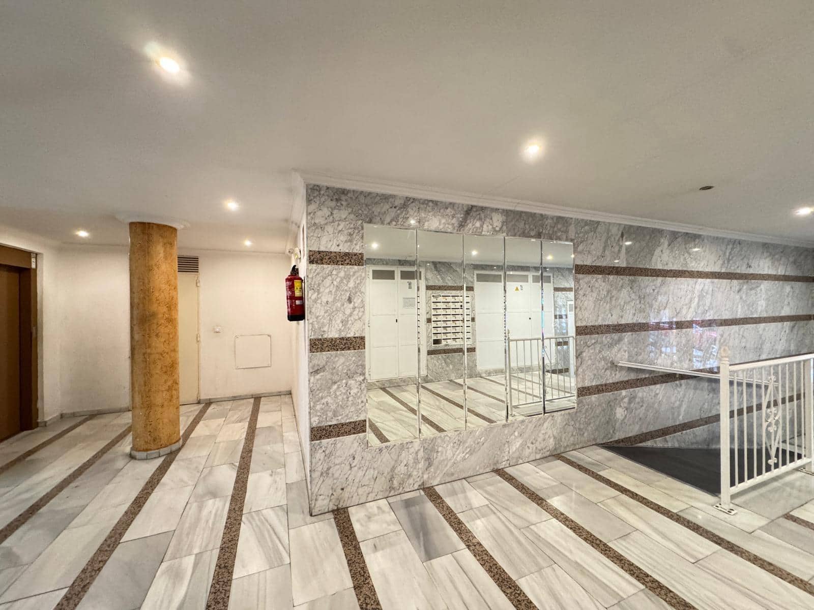 Ático de 2 habitaciones en Torrevieja en venta - 169.900 € (Ref: 9483923)