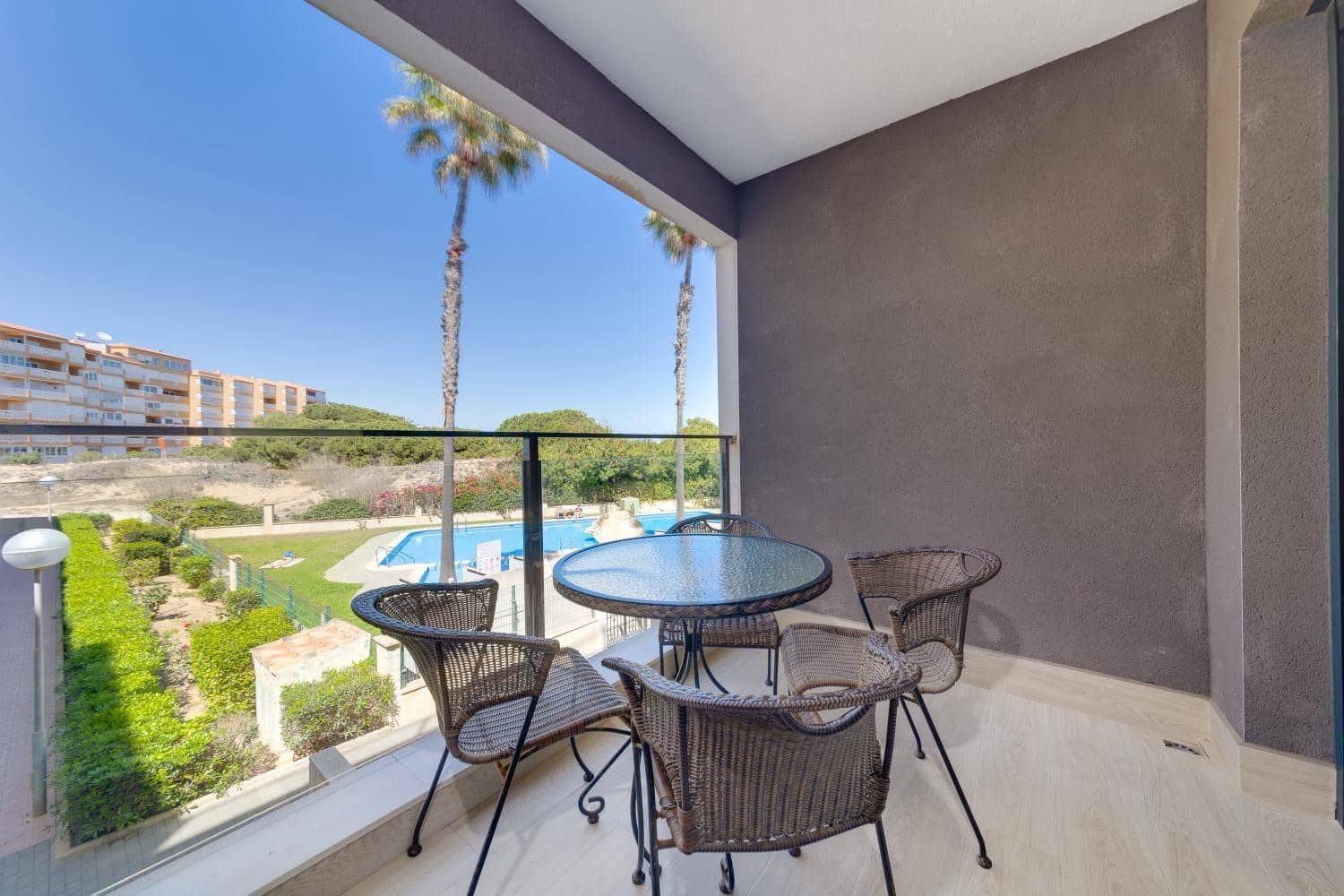 2 makuuhuone Huoneisto myytävänä paikassa Torrevieja mukana uima-altaan - 254 000 € (Ref: 9499042)