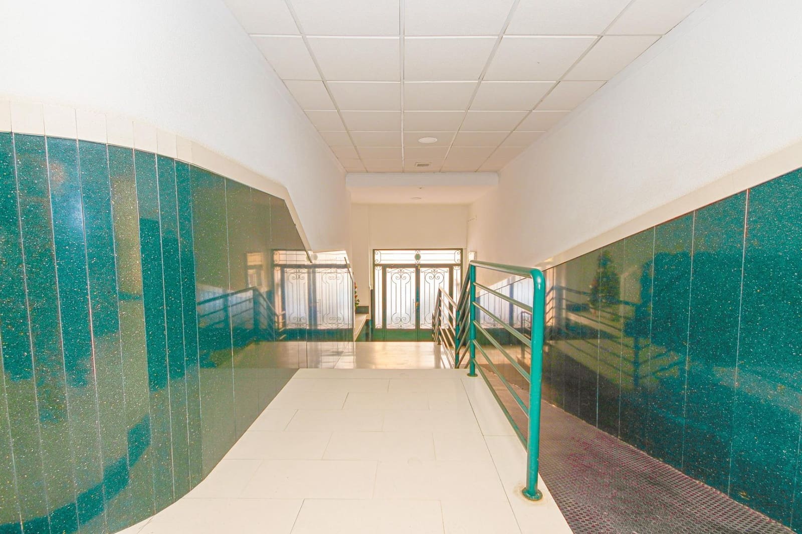 2 slaapkamer Appartement te koop in Torrevieja met zwembad garage - € 127.000 (Ref: 9499774)