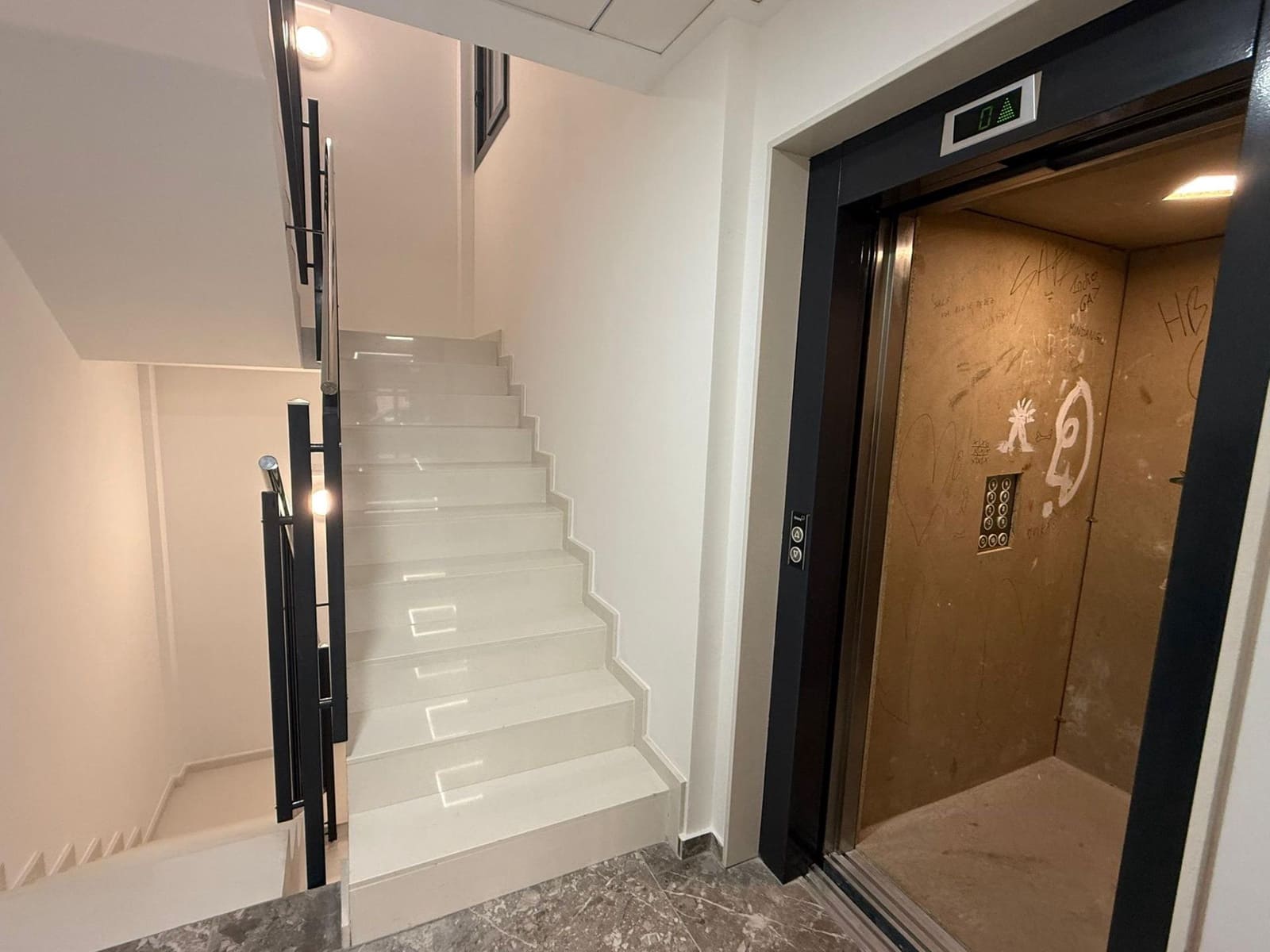 2 sypialnia Apartament na sprzedaż w Torrevieja - 289 900 € (Ref: 9504506)