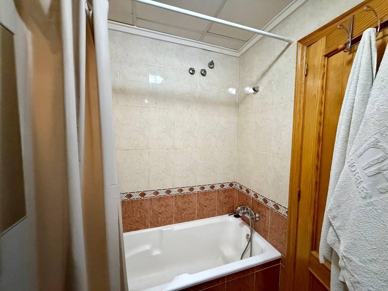 2 bedroom Apartment for sale in Torrevieja - € 129,900 (Ref: 9504508)