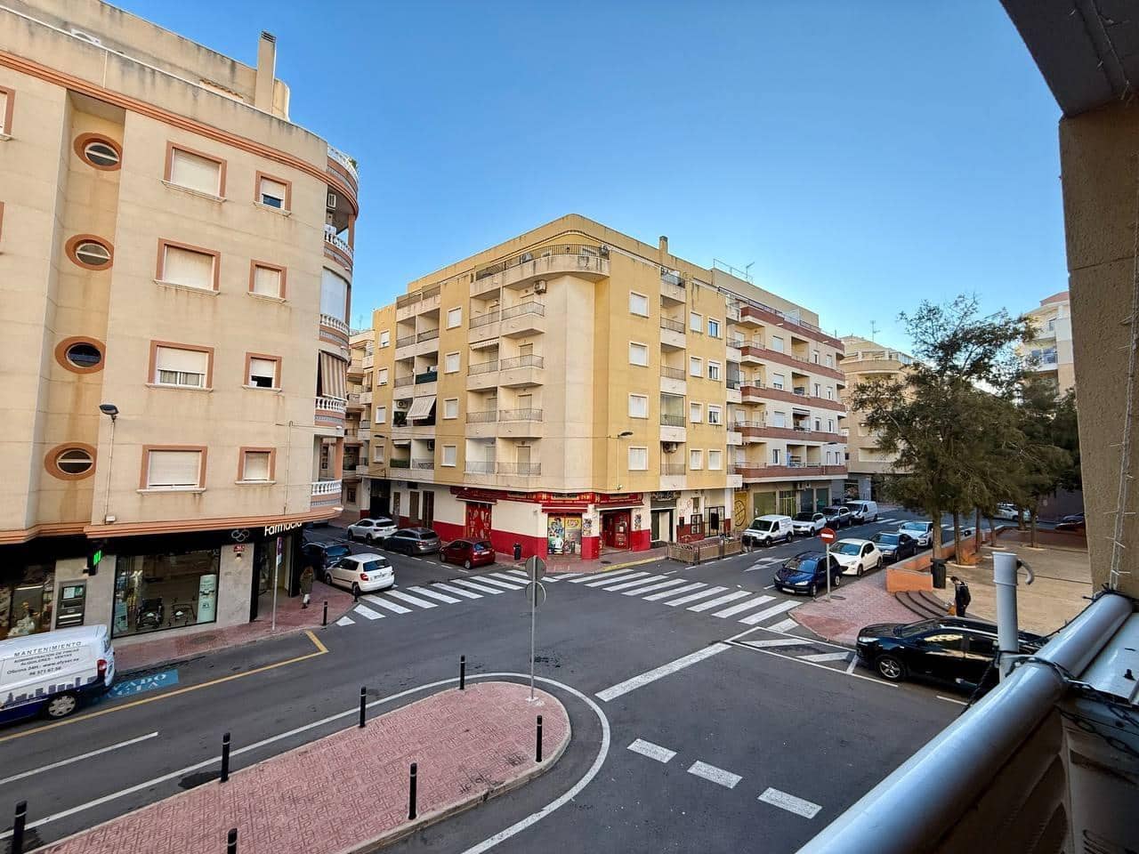 2 bedroom Apartment for sale in Torrevieja - € 129,900 (Ref: 9504508)