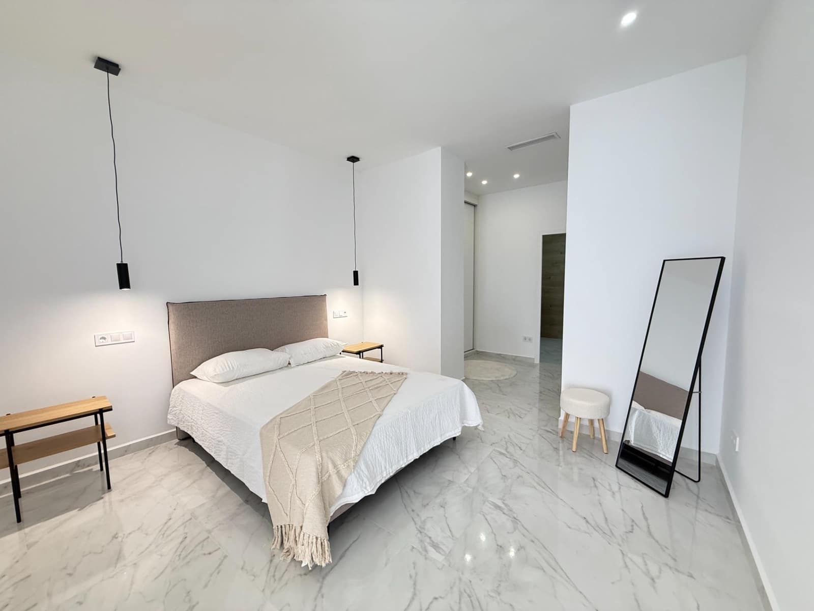 2 bedroom Apartment for sale in Torrevieja - € 259,000 (Ref: 9504509)