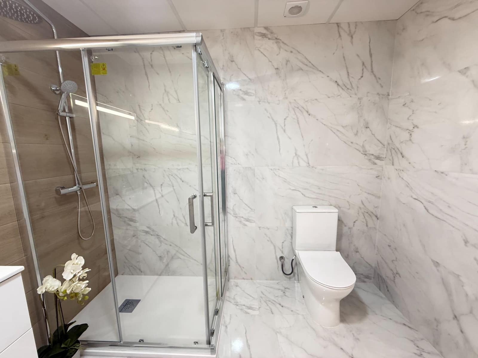 2 bedroom Apartment for sale in Torrevieja - € 259,000 (Ref: 9504509)