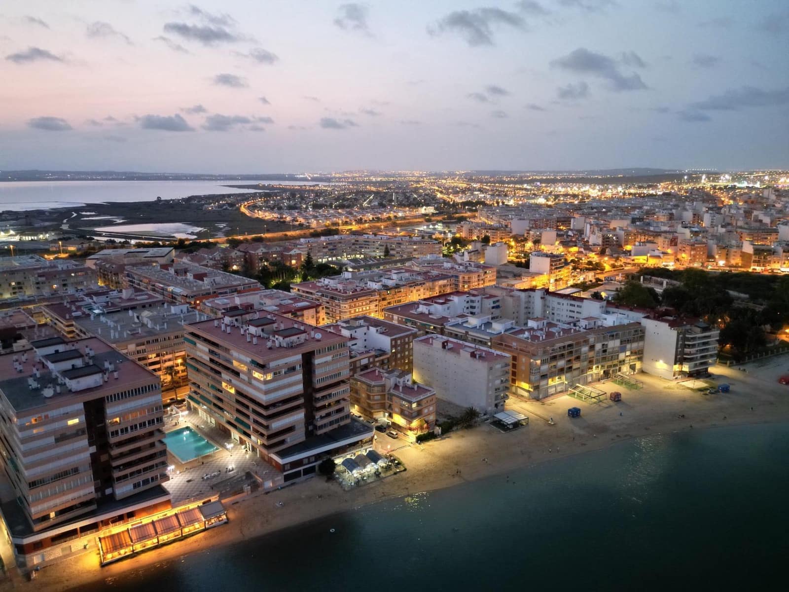 3 makuuhuone Huoneisto myytävänä paikassa Torrevieja - 289 000 € (Ref: 9513624)