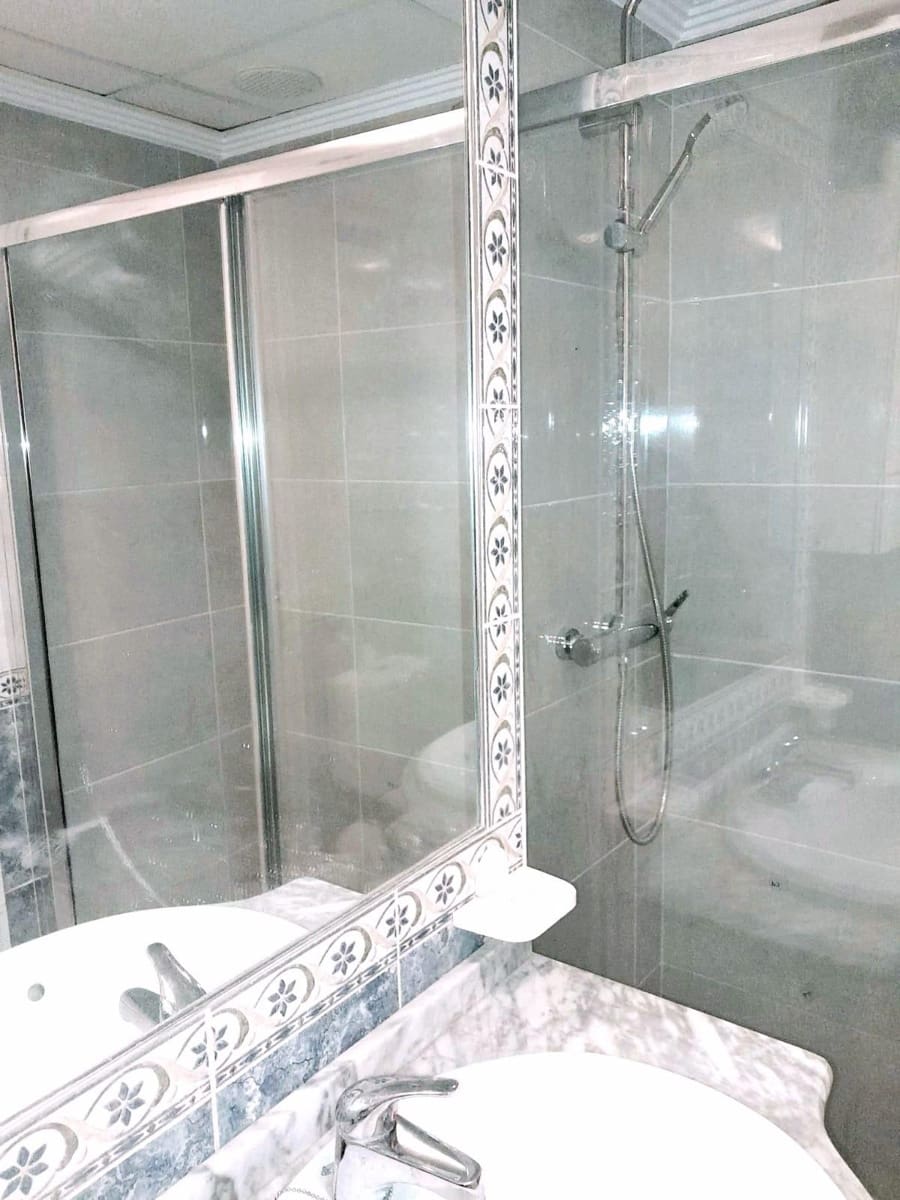 2 makuuhuone Huoneisto vuokrattavana paikassa Villamartin mukana uima-altaan 
autotalli - 750 € (Ref: 9513626)