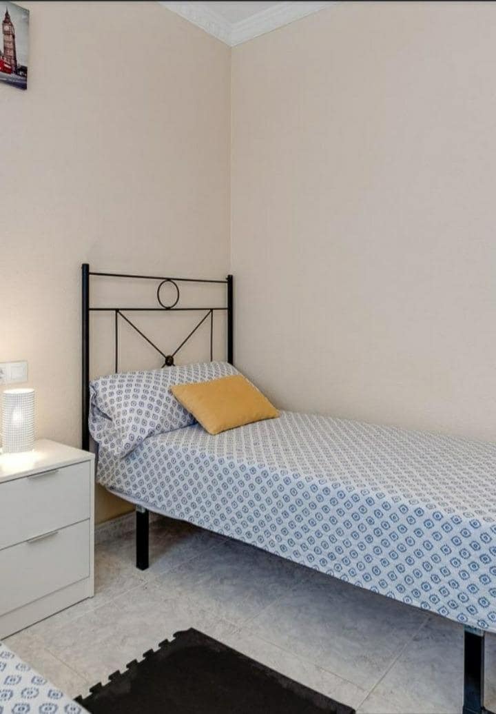 2 makuuhuone Huoneisto vuokrattavana paikassa Villamartin mukana uima-altaan 
autotalli - 750 € (Ref: 9513626)