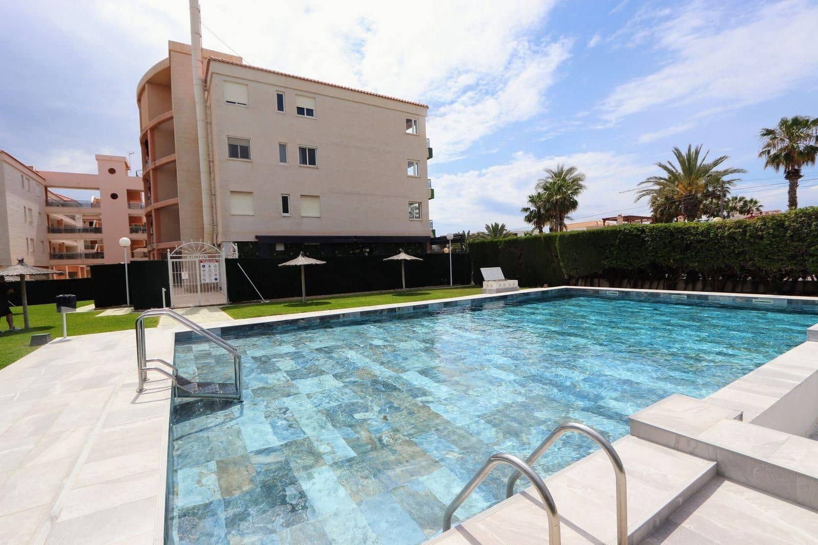 Apartamento de 3 habitaciones en Playa Flamenca en venta - 340.000 € (Ref: 9520885)