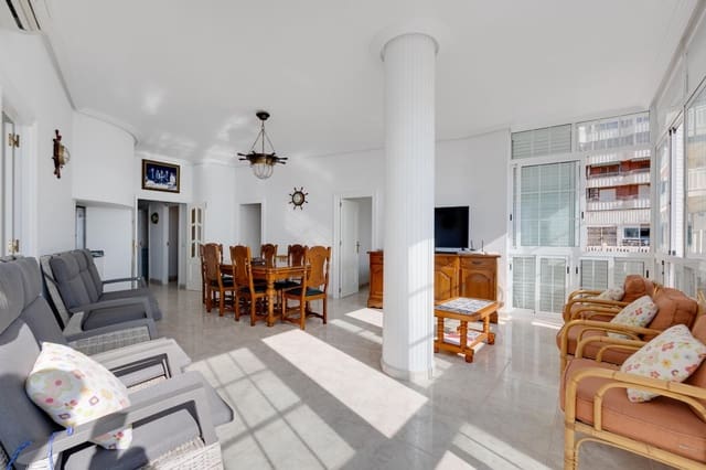 4 makuuhuone Huoneisto myytävänä paikassa Playa del Acequión, Torrevieja mukana 
autotalli - 389 500 € (Ref: 9520889)