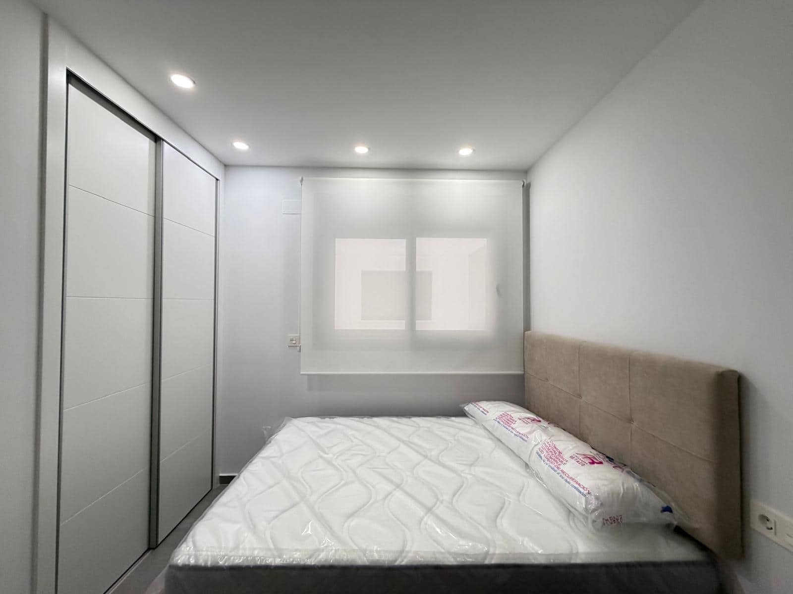 3 makuuhuone Huoneisto myytävänä paikassa Torrevieja mukana uima-altaan 
autotalli - 349 000 € (Ref: 9520892)