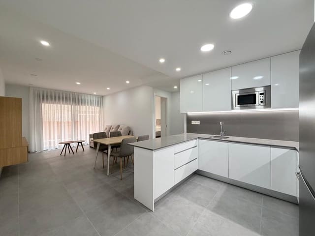 3 makuuhuone Huoneisto myytävänä paikassa Torrevieja mukana uima-altaan 
autotalli - 349 000 € (Ref: 9520892)