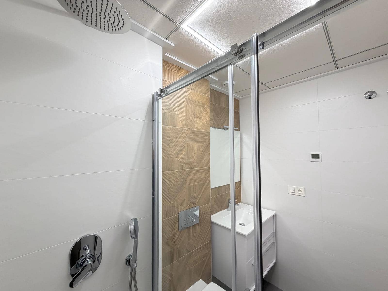 3 makuuhuone Huoneisto myytävänä paikassa Torrevieja mukana uima-altaan 
autotalli - 349 000 € (Ref: 9520892)