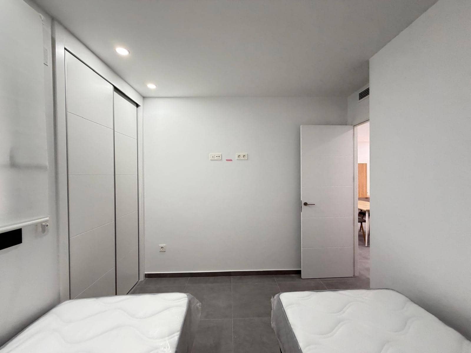 3 makuuhuone Huoneisto myytävänä paikassa Torrevieja mukana uima-altaan 
autotalli - 349 000 € (Ref: 9520892)