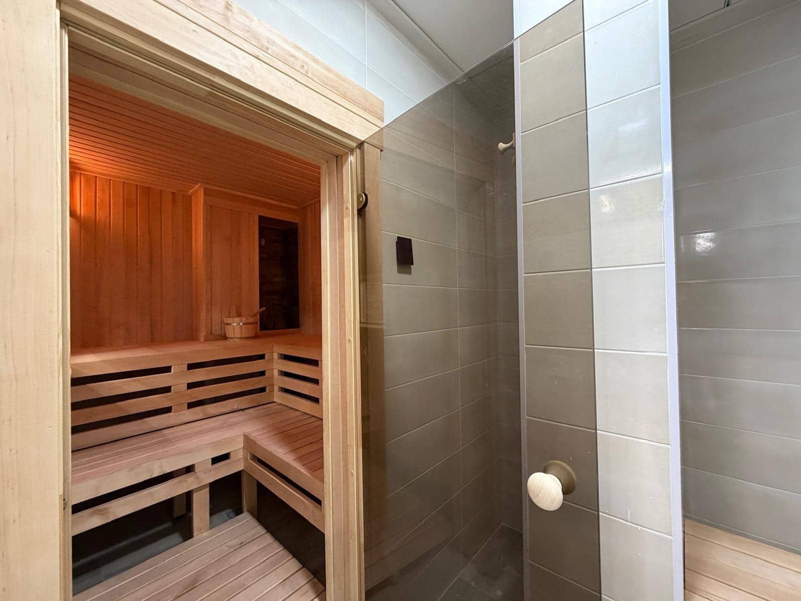 3 makuuhuone Huoneisto myytävänä paikassa Torrevieja mukana uima-altaan 
autotalli - 349 000 € (Ref: 9520892)