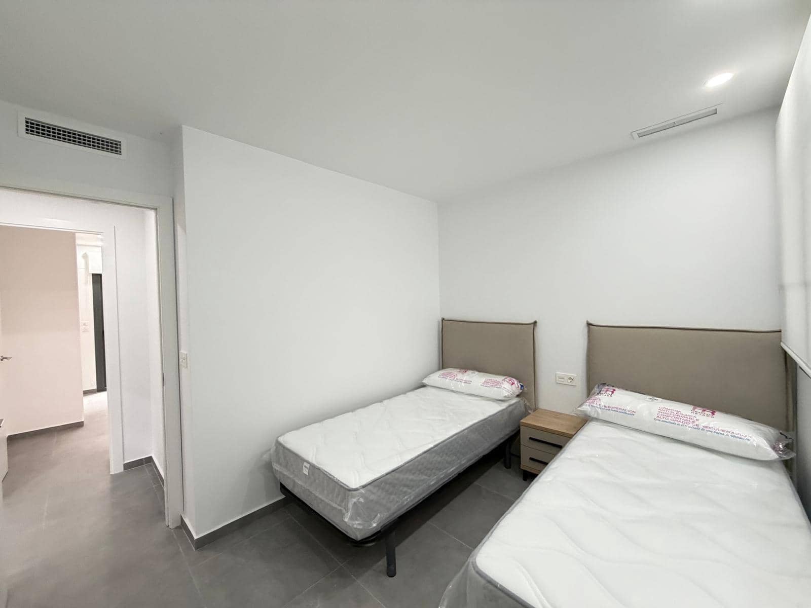 3 makuuhuone Huoneisto myytävänä paikassa Torrevieja mukana uima-altaan 
autotalli - 349 000 € (Ref: 9520892)