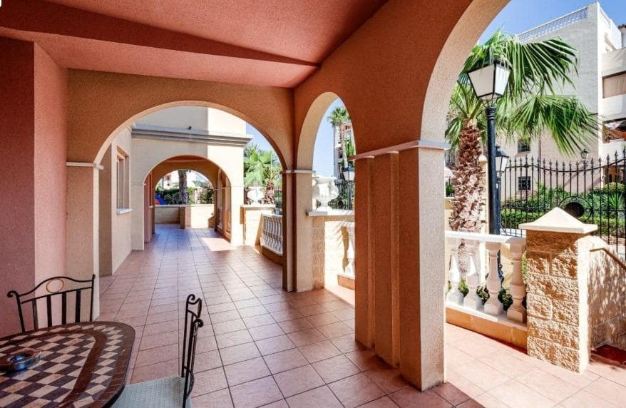 2 quarto Apartamento para venda em Torrevieja com piscina - 275 000 € (Ref: 9533971)