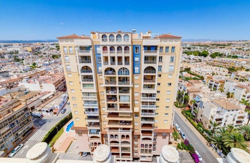 2 quarto Apartamento para venda em Torrevieja com piscina - 275 000 € (Ref: 9533971)