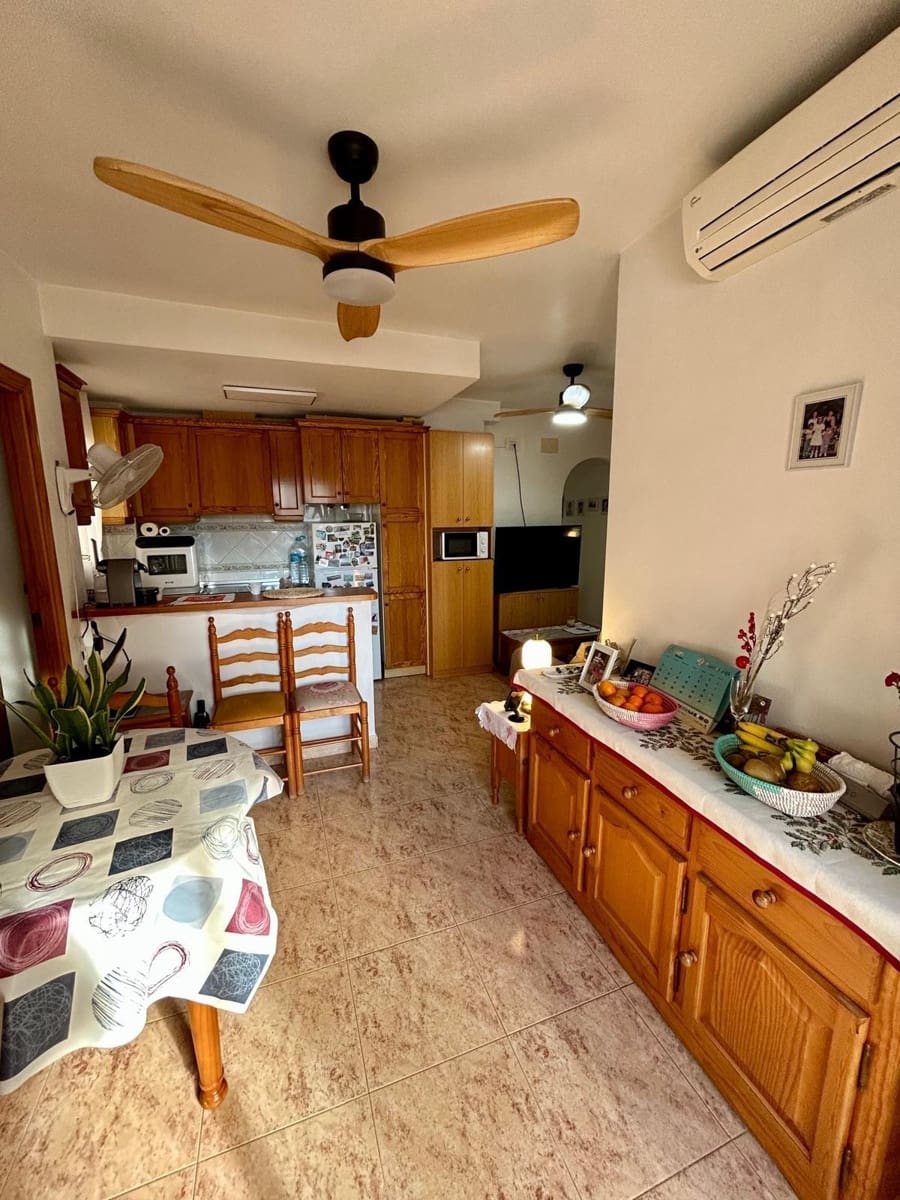 2 bedroom Apartment for sale in Torrevieja with garage - € 138,000 (Ref: 9536855)