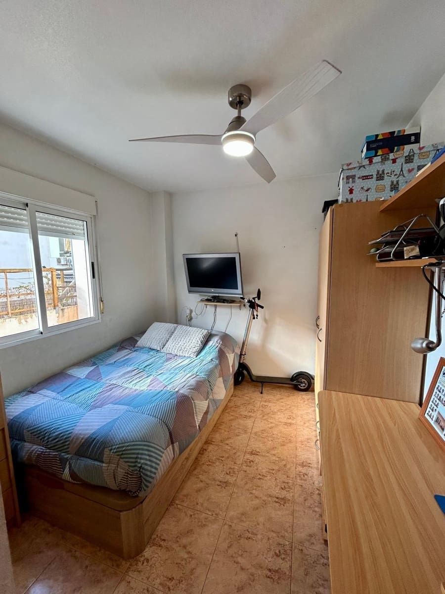 2 bedroom Apartment for sale in Torrevieja with garage - € 138,000 (Ref: 9536855)