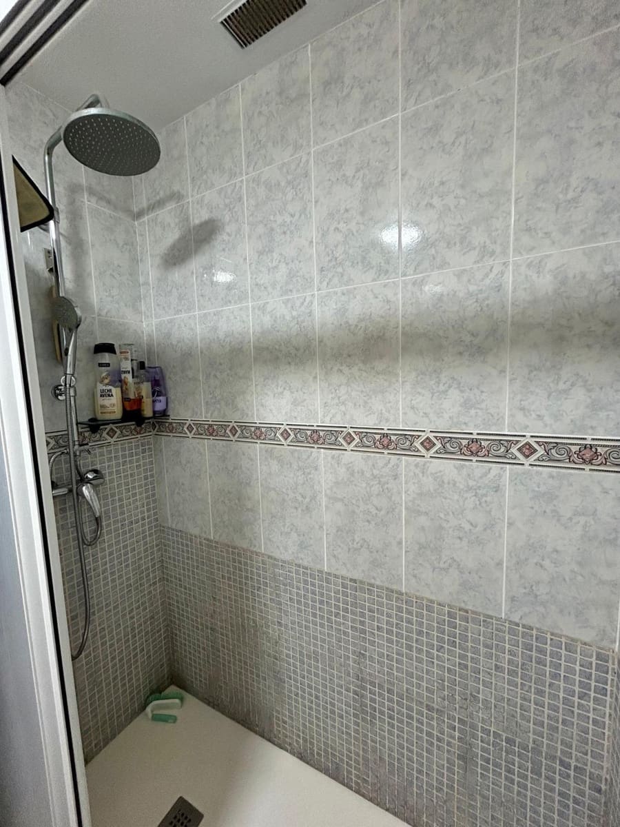 2 bedroom Apartment for sale in Torrevieja with garage - € 138,000 (Ref: 9536855)