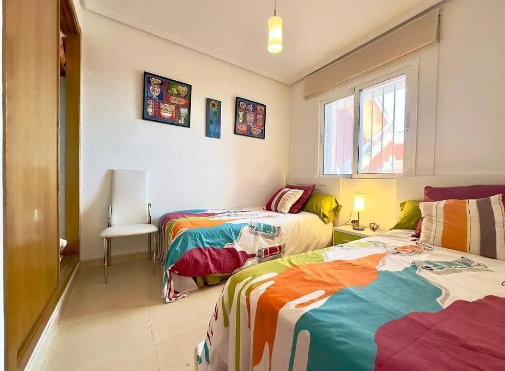 2 makuuhuone Bungalow myytävänä paikassa Playa Flamenca mukana uima-altaan - 265 000 € (Ref: 9536857)