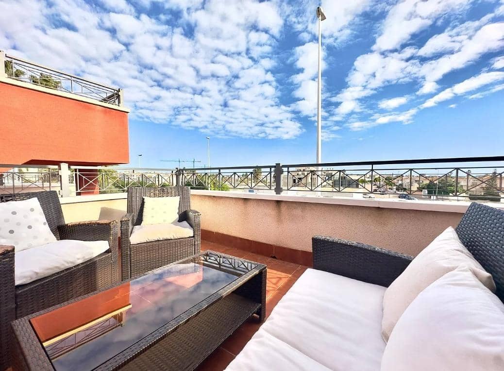 2 makuuhuone Bungalow myytävänä paikassa Playa Flamenca mukana uima-altaan - 265 000 € (Ref: 9536857)