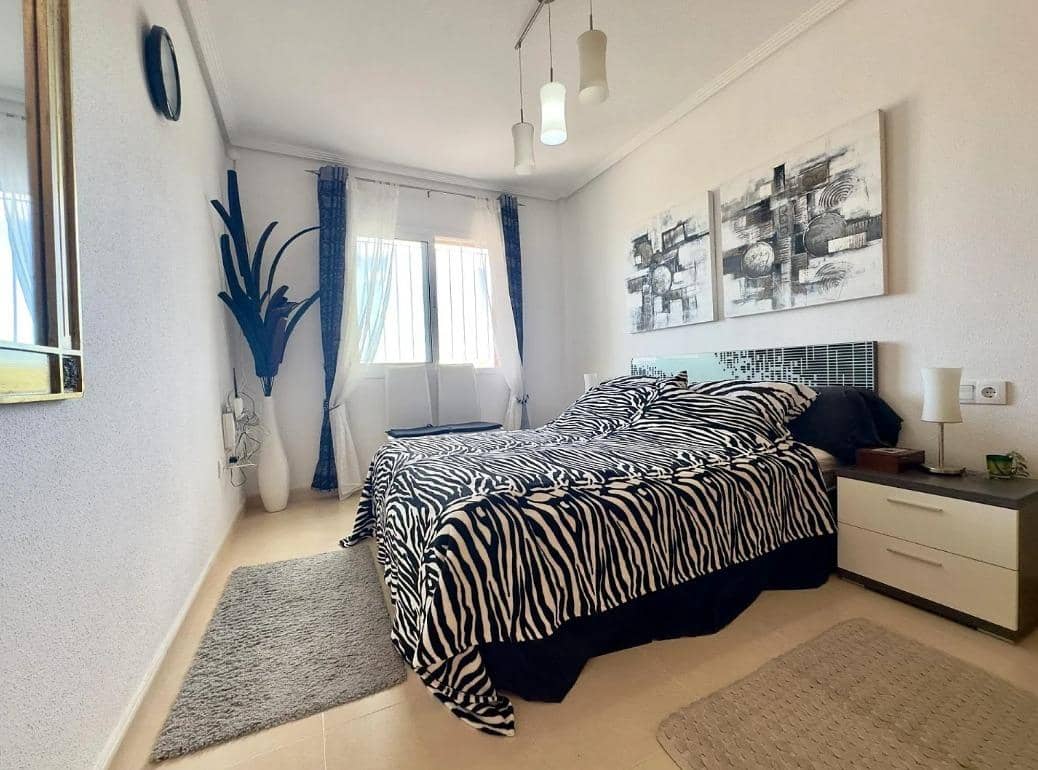 2 makuuhuone Bungalow myytävänä paikassa Playa Flamenca mukana uima-altaan - 265 000 € (Ref: 9536857)