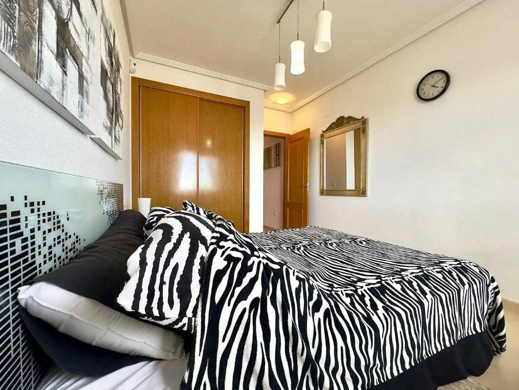 2 makuuhuone Bungalow myytävänä paikassa Playa Flamenca mukana uima-altaan - 265 000 € (Ref: 9536857)