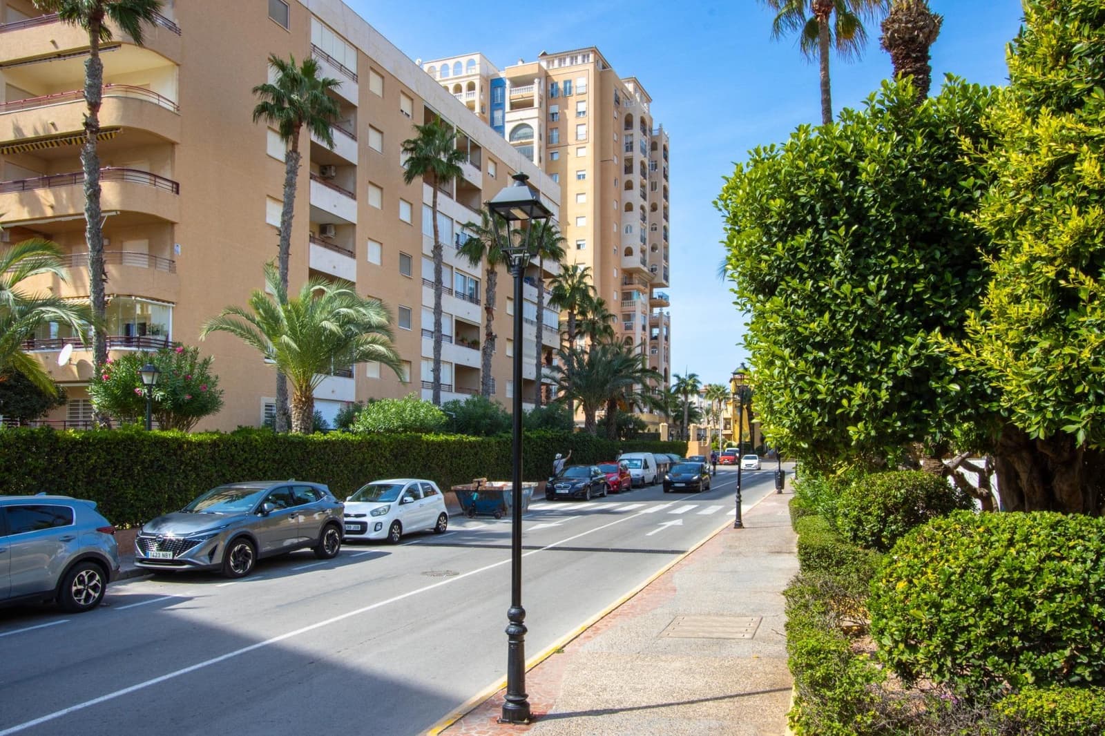 3 Zimmer Apartment zu verkaufen in Torrevieja mit Pool - 359.900 € (Ref: 9536861)