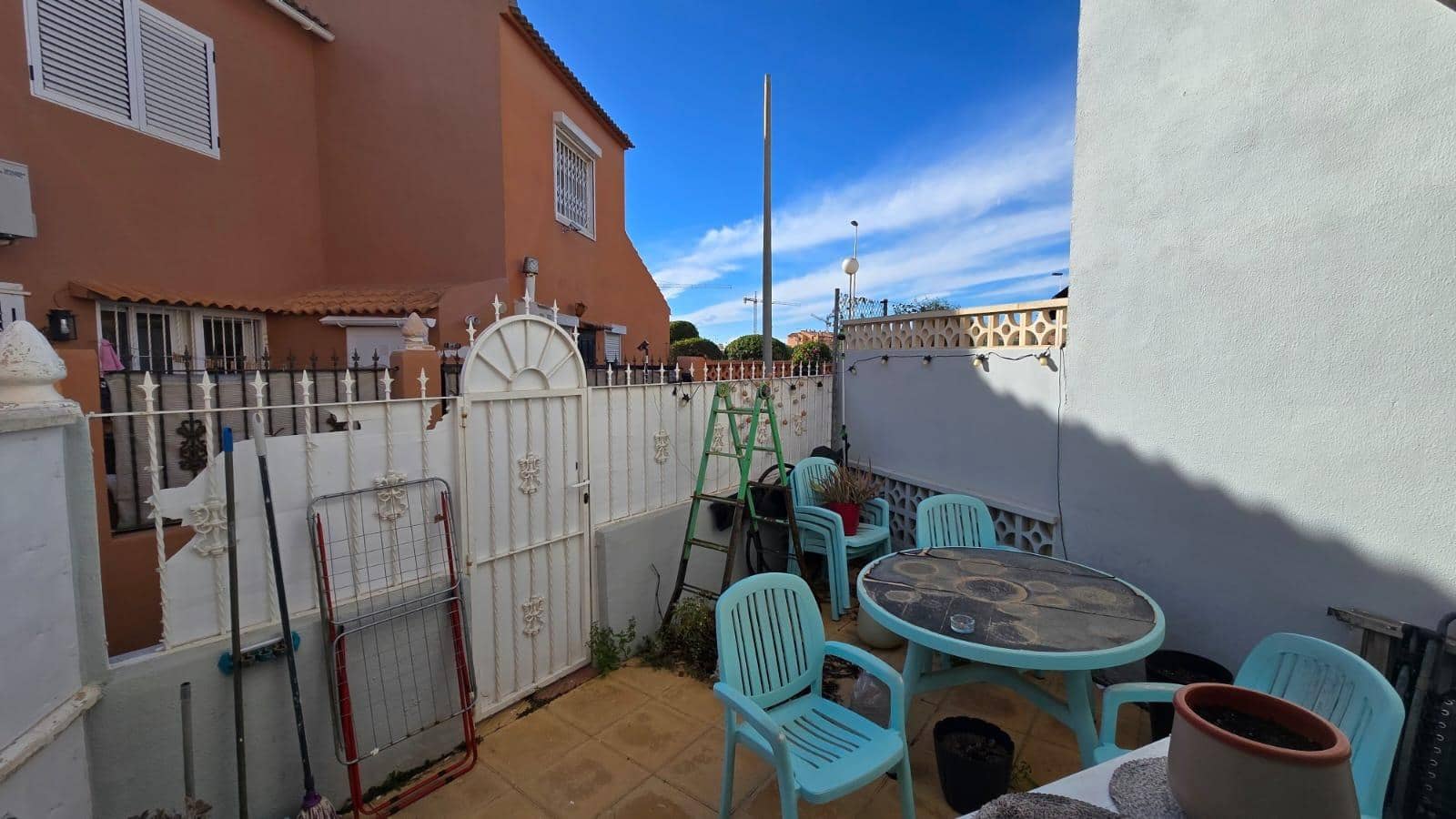 2 Zimmer Reihenhaus zu verkaufen in Torrevieja - 165.000 € (Ref: 9536864)
