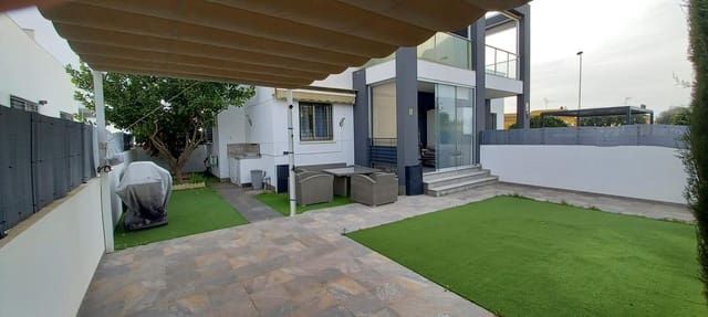 3 slaapkamer Villa te koop in Aguas Nuevas, Torrevieja met zwembad - € 349.990 (Ref: 9541651)