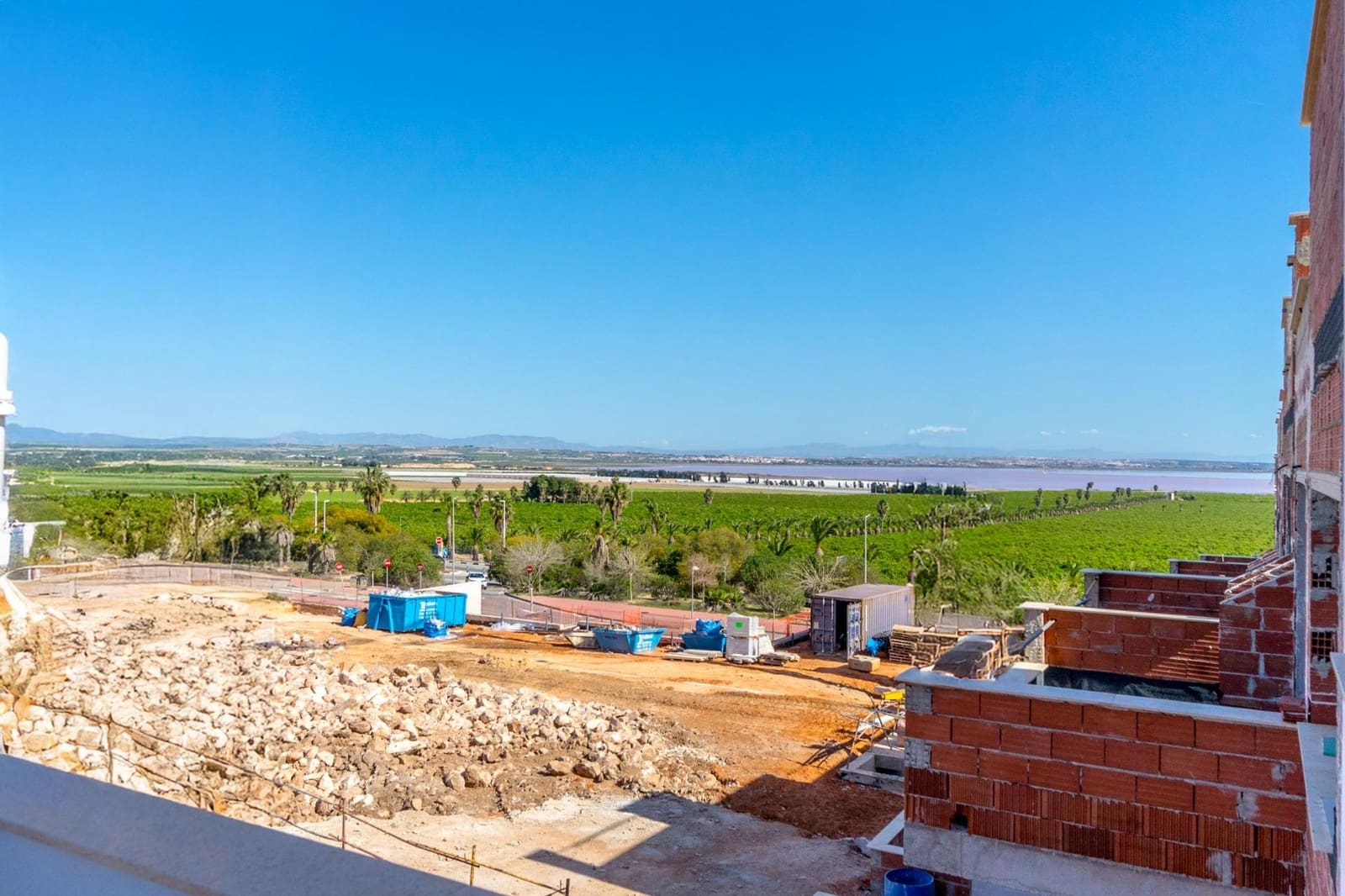 2 sypialnia Bungalow na sprzedaż w Torrevieja z basenem garażem - 299 900 € (Ref: 9558714)