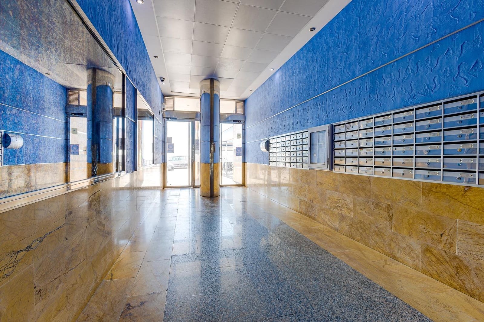 Estudio en Torrevieja en venta con piscina - 123.900 € (Ref: 9569017)