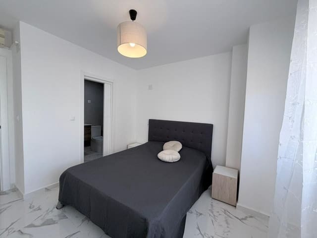 Apartamento de 3 habitaciones en Torrevieja en venta - 219.000 € (Ref: 9576732)