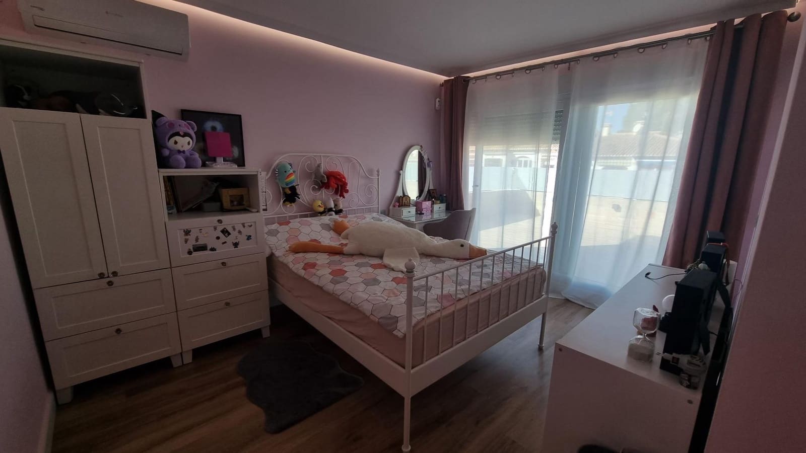 5 makuuhuone Huvila myytävänä paikassa Los Balcones mukana uima-altaan 
autotalli - 499 000 € (Ref: 9578954)