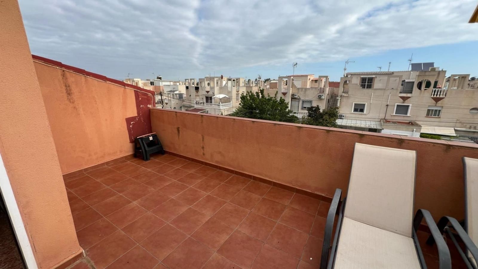 Bungalow de 2 habitaciones en Torrevieja en venta con piscina - 154.900 € (Ref: 9578955)