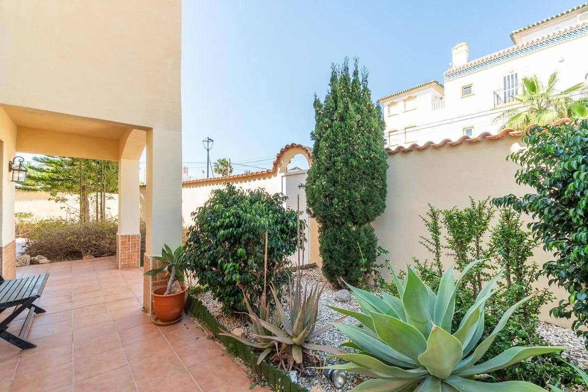 4 sypialnia Willa na sprzedaż w La Mata z basenem garażem - 859 000 € (Ref: 9591575)