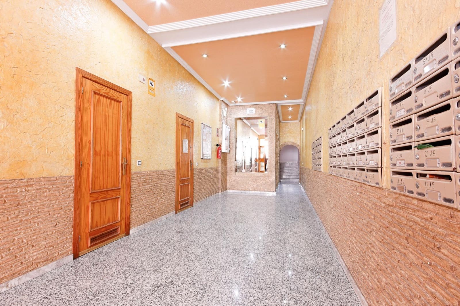 2 bedroom Apartment for rent in Torrevieja with pool - € 650 (Ref: 9591576)