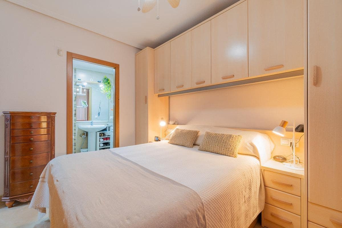 2 makuuhuone Huoneisto myytävänä paikassa Torrevieja - 159 000 € (Ref: 9596401)